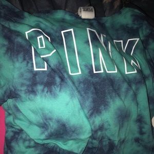 Size small tye die tee